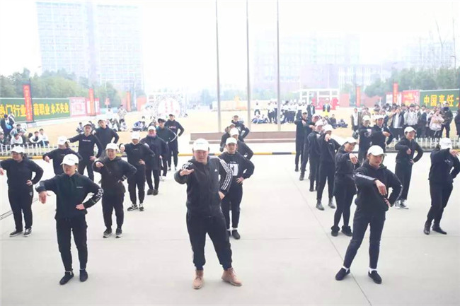 校园生活丰富多彩——我校校舞总决赛来袭