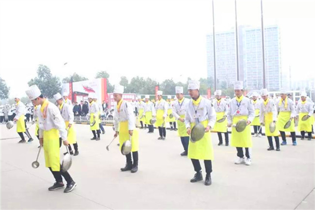 校园生活丰富多彩——我校校舞总决赛来袭