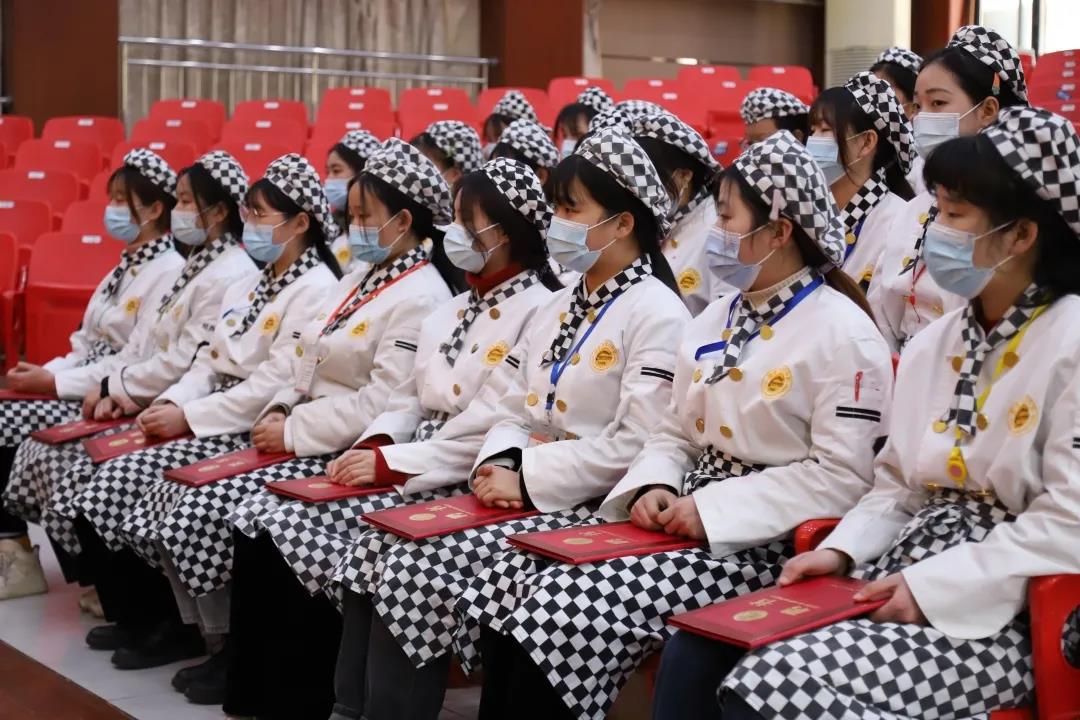 只等你来!安徽新东方爱心小红帽志愿者已经准备好迎接新生啦!